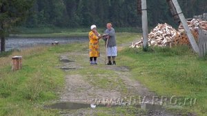 6. Поселок Вая на реке Вишера. Магазин на понтоне. Северный Урал
