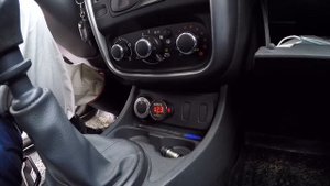 Вольтметр в прикуриватель с Китая удачный