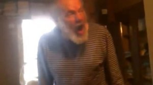 Ты какую группу уважаешь? Пьяный дед. #мем #видео #дед #музыкальнаягруппа