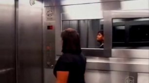 Призрак в лифте Пранк.
