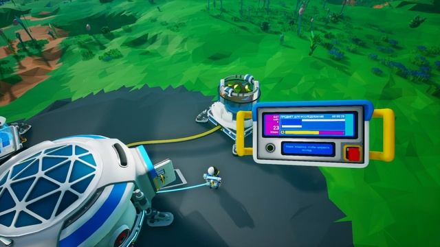 Маленький и милый космонавт передаёт привет! смотреть онлайн