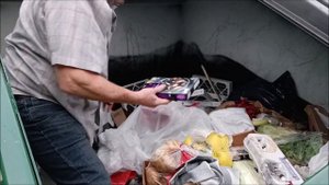 DUMPSTER DIVING at ALDI & What I Did With All That Free Food