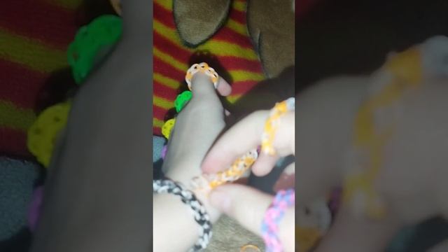 как делать такую перчатку из резинок на рогатке смотреть онлайн