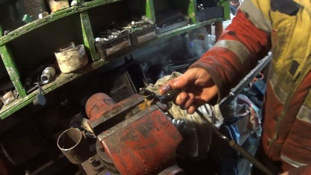 #МТЗ Замена распылителей на форсунках, Игорян принес форсунки со своего МТЗ для настройки. смотреть онлайн