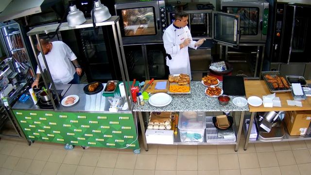 Мастер-класс "Навстречу октобер фесту. Фирменное пивное меню, мясо и колбаски" смотреть онлайн