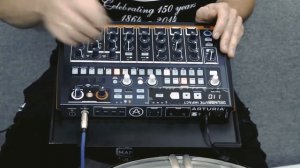 DRUM MASHINE ARTURIA DRUMBRUTE IMPACT