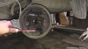 ЗАМЕНА БАРАБАННЫХ ТОРМОЗНЫХ КОЛОДОК Toyota Starlet 1часть