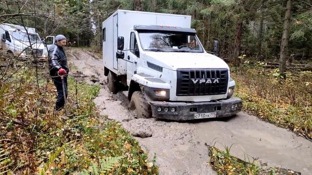 Вырвали поперечину на Газ Садко!!!Урал и Садко Некст штурмуют смоленские топи, стропы рвутся, жесть смотреть онлайн