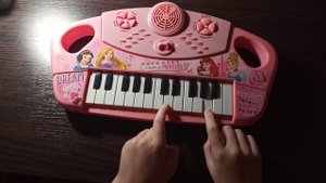 Очень красивая мелодия👍На детском синтезаторе🎹