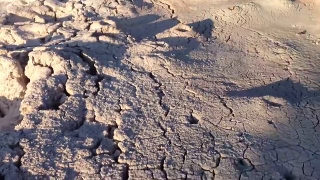 Гейзер с грязью смотреть онлайн