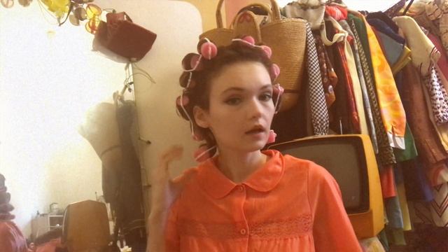 How to do a 60s hair flip? EASY TUTORIAL #vintage #vintagehair смотреть онлайн