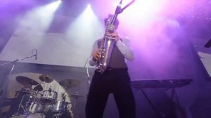 Саксофонист (Музыка для встречи гостей)