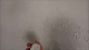 Барельеф лепнина над дверью Розы 4 часть. Прикрепляем розы на стене и лепим листочки