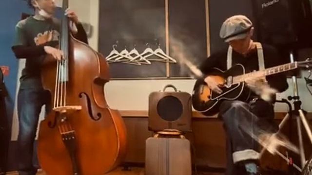 Wholly Cats Charlie Christian Cheap Cover смотреть онлайн