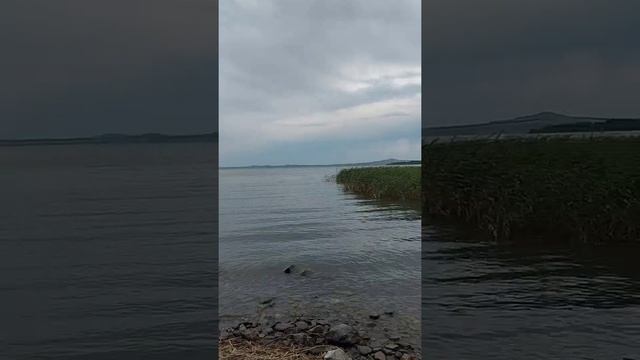 Прекрасное место с каменным заходом в воду на озере Имантау. Боровушка.