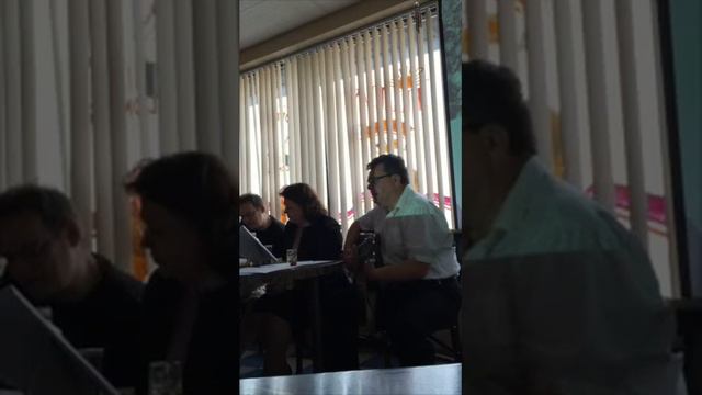 Евгений поет "Одессит Мишка" 9-го Мая 2015 года смотреть онлайн