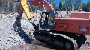 Экскаваторы Хитачи 450 и JCB
