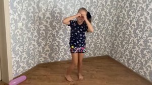 Летит в небе самолёт ???