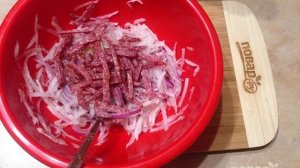 Салат из дайкона с колбасой.mp4