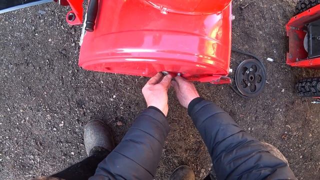 КАК СНЯТЬ ШНЕК С БЕНЗИНОВОГО СНЕГОУБОРЩИКА от А до Я и ПОМЕНЯТЬ ВТУЛКУ ШНЕКА
