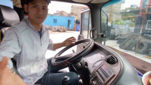 Hyundai Mega Truck 2005 bản Trung đông có gì ?