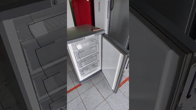 Морозильник Hotpoint-Ariston 100