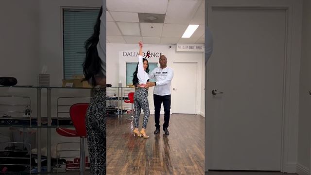 Salsa Beginners Choreography #1 смотреть онлайн