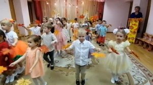 Осенний утренник разновозрастных группа (средняя)