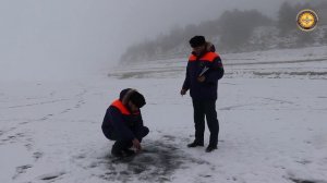 Профилактическая беседа с отдыхающими на озере Кезеной-Ам