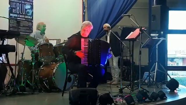 Tango pour Claude (R.Galliano) Giancarlo Caporilli alla fisarmonica. смотреть онлайн