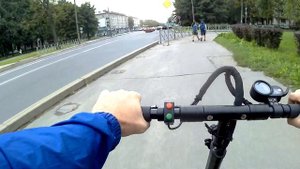 Катаемся на электросамокате. До парка 300-летия.