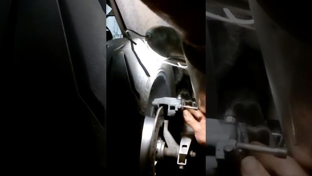 Honda blackbird xx rear break pats replacement смотреть онлайн