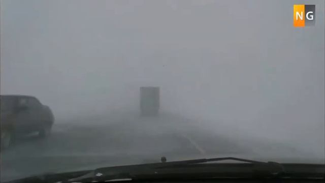 Трассу Тюмень-Курган заметает, видимость резко упала смотреть онлайн