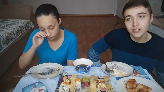 МУКБАНГ|СУШИ?,САЛАТ "ЦЕЗАРЬ"?|ГОВОРИМ О ВЧЕРАШНЕМ МАМИНОМ ДНЕ РОЖДЕНИЕ✨|ЧТО ПОДАРИЛИ??|#MUCBANG#СУШ смотреть онлайн