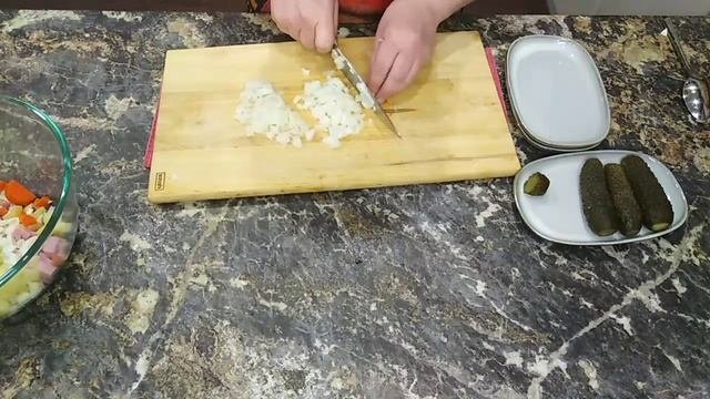 Оливье с секретным ингридиентом #оливье#нановыйгод#домашняяеда