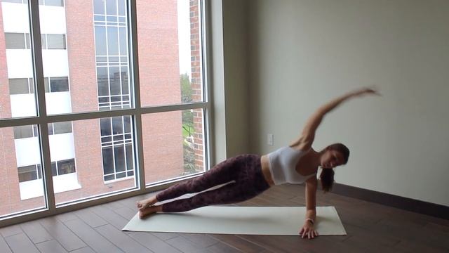 Pilates Core Burn Ab Workout- No Equipment //Sass & Sweat смотреть онлайн