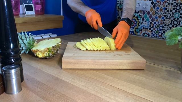 Как нарезать ананас легко и просто? Простой способ нарезки ананаса. How to slice pineapple easily