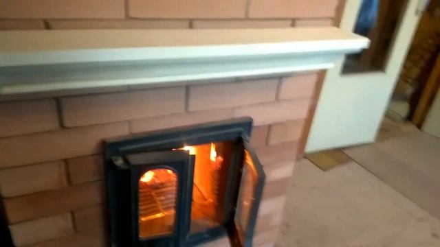 Строительство печи, и подведение её к подвешенной трубе от старой печи. смотреть онлайн