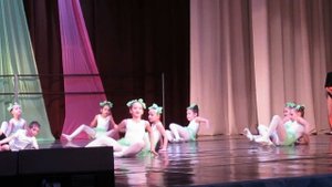 Группа "Улей".  Коллектив "Огоньки".  Концерт "Весенний экзерсис". Таганрог  9 марта 2019 г.