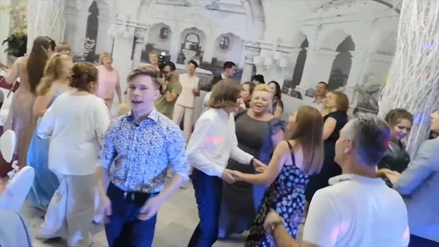 Тамада на выпускной. Выпускники отдыхают
