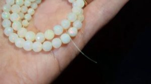 Натуральный благородный белый эфиопский опал