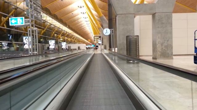 Empty Madrid Barajas смотреть онлайн