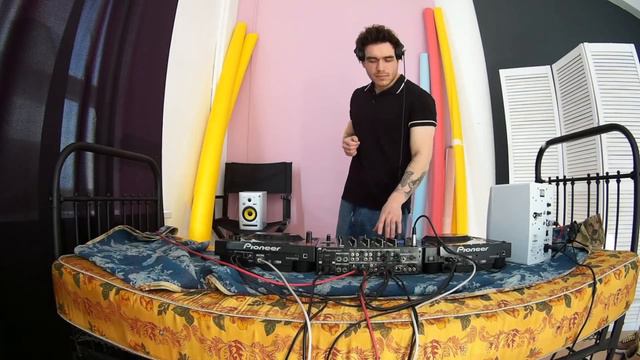 CMMNTY27 | КУРОРТНОЕ РАДИО | FARHAD смотреть онлайн