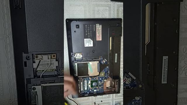 Замены термопасты и чистка от пыли на ноутбуке Lenovo G570 #заменатермопасты #Lenovo G570 #ПользаRu смотреть онлайн