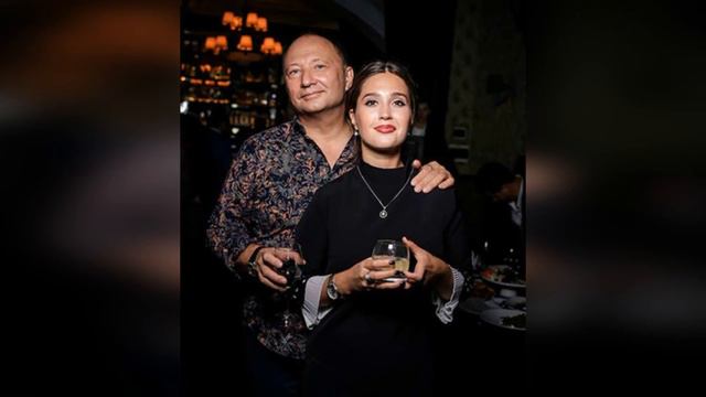 Юрий Гальцев в течение 12 лет живёт на 2 семьи, но не разводится с женой Ириной Ракшиной смотреть онлайн