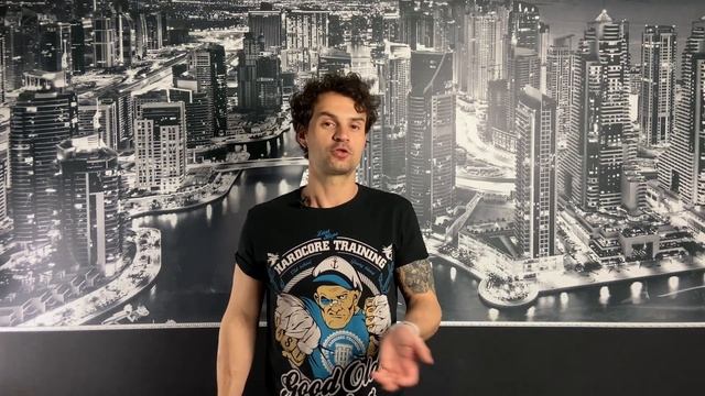 Страх социального осуждения и критики, и социофобия.