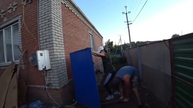 У НАС ПОПОЛНЕНИЕ \ САМОЗАХВАТ ЗЕМЛИ \ ПЕРЕНОСИМ ЗАБОР \ ДОМ В ДЕРЕВНЕ смотреть онлайн