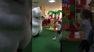 Дениске 4 годика. Поздравление от мишки. С днём рождения!