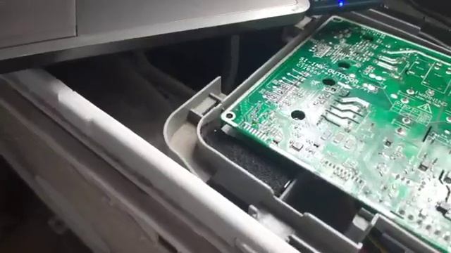 Ремонт платы наружного блока инверторного кондиционера Samsung AQV09PWDX.