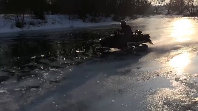 Утопили снегоход (вставка для видео) HD смотреть онлайн